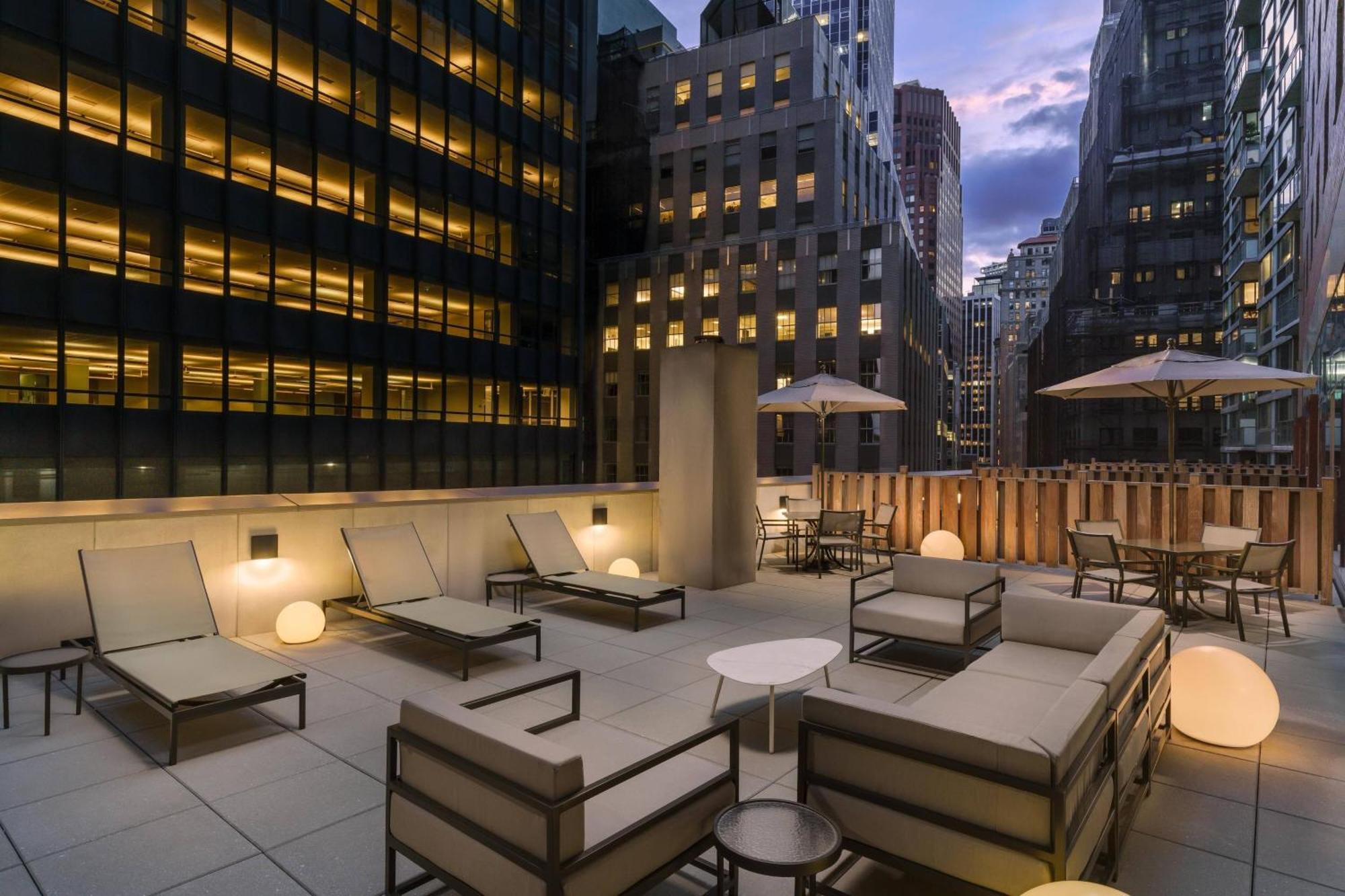 Courtyard New York Downtown Manhattan/Financial District Exterior photo